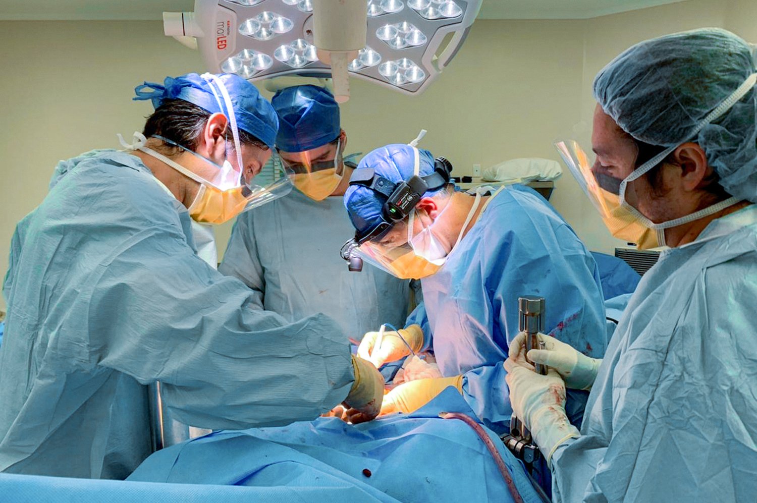 Cirujanos de Sociedad Quirúrgica
